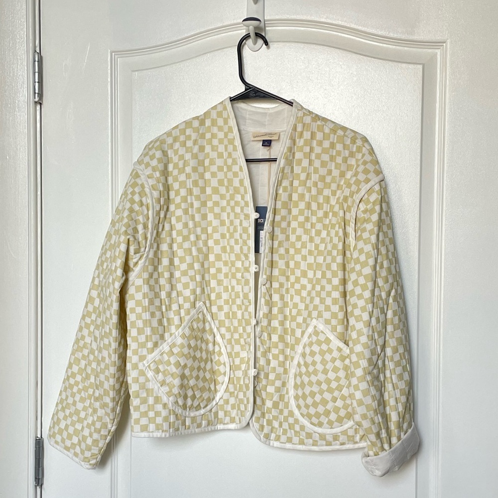 NWT Cute Cream and White Checked Shell jacket in sz XL